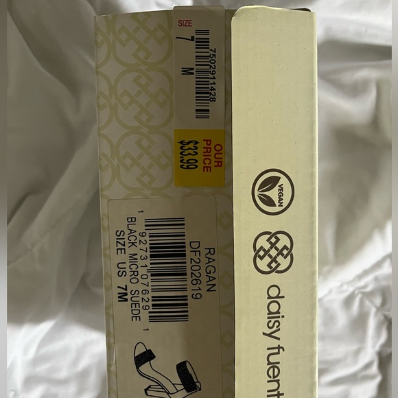 Daisy Fuentes Heels - Picture 2 of 5